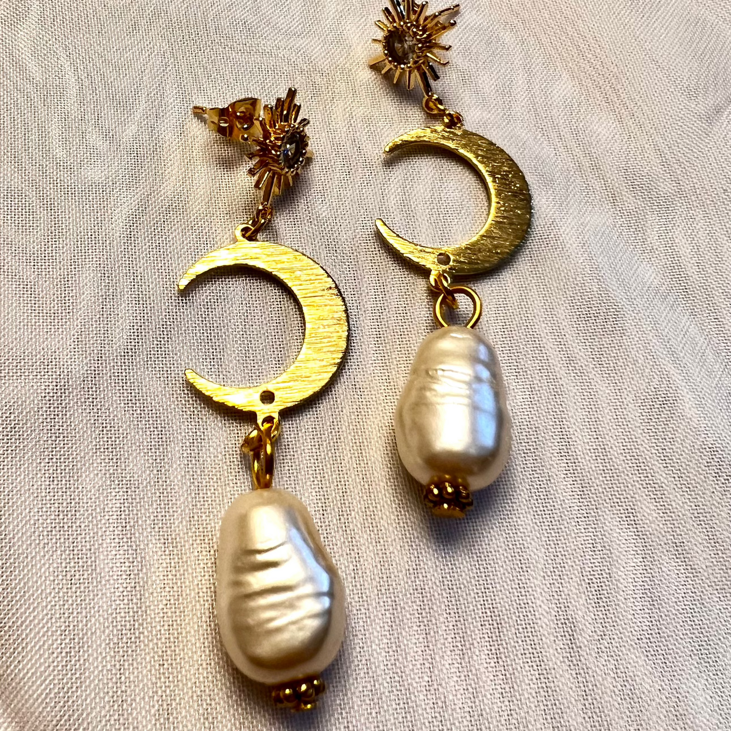 Celestial Star Moons (Gold)